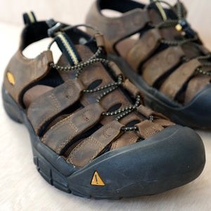 KEEN Newport Sandals - Men's Bison Rubber Close Toe Leather Waterproof